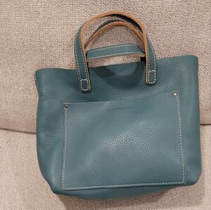Portland Leather Medium Crossbody in Turquoise